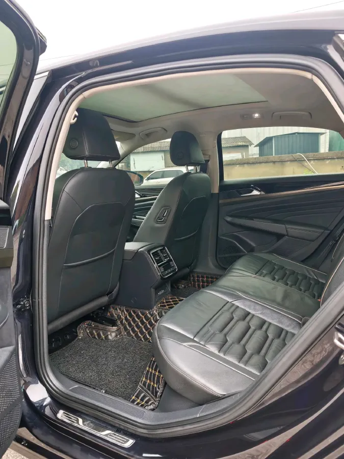 2019 Skoda Kodiak 2.0T 186HP L4 7DCT,autocango,china used car exporter,china ev exporter,chinese used car exporter,chinese used ev exporter