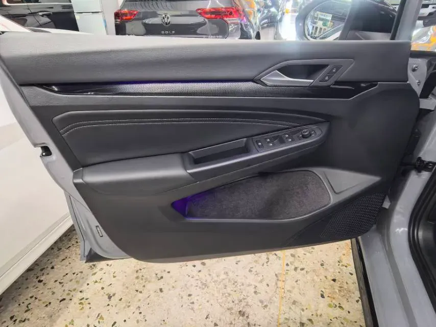 2023 Volkswagen Golf 1.4T 150HP L4 7DCT,autocango,china used car exporter,china ev exporter,chinese used car exporter,chinese used ev exporter