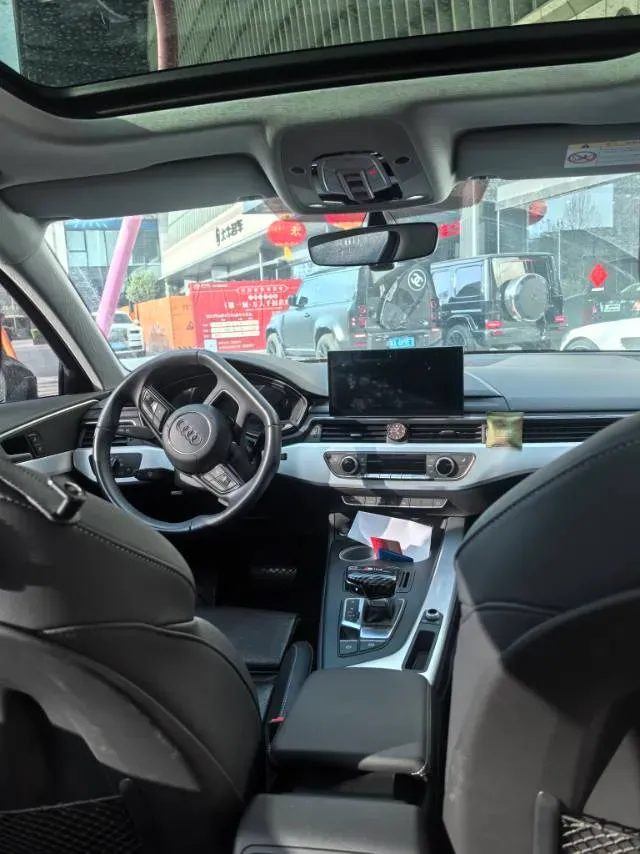 2023 Audi A4L 2.0T 190HP L4 7DCT,autocango,china used car exporter,china ev exporter,chinese used car exporter,chinese used ev exporter