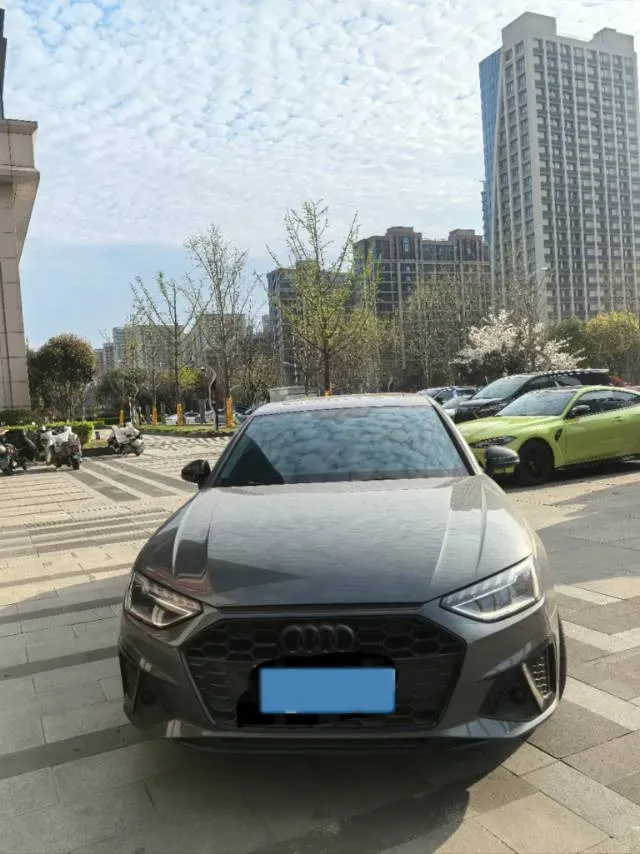 2023 Audi A4L 2.0T 190HP L4 7DCT,autocango,china used car exporter,china ev exporter,chinese used car exporter,chinese used ev exporter