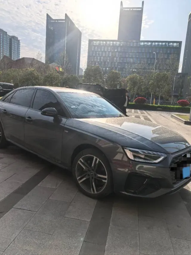 2023 Audi A4L 2.0T 190HP L4 7DCT,autocango,china used car exporter,china ev exporter,chinese used car exporter,chinese used ev exporter