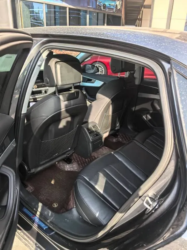 2023 Audi A4L 2.0T 190HP L4 7DCT,autocango,china used car exporter,china ev exporter,chinese used car exporter,chinese used ev exporter