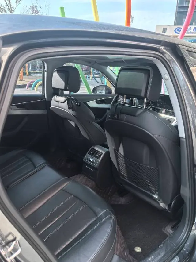 2023 Audi A4L 2.0T 190HP L4 7DCT,autocango,china used car exporter,china ev exporter,chinese used car exporter,chinese used ev exporter