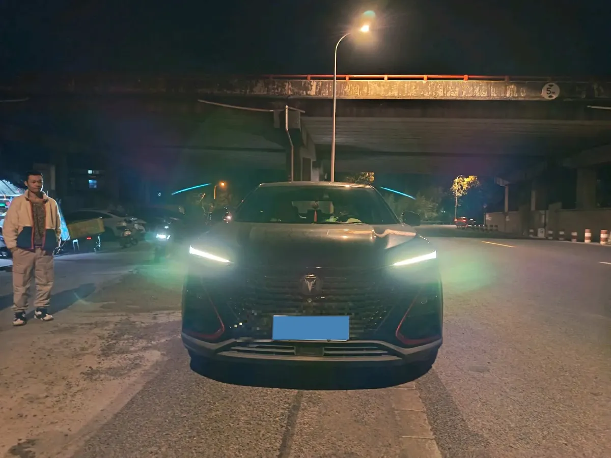 2020 ChangAn UNI-T 1.5T 180HP L4 7DCT,autocango,china used car exporter,china ev exporter,chinese used car exporter,chinese used ev exporter