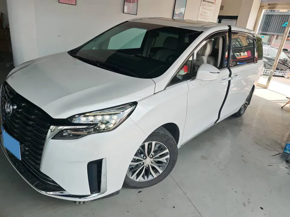 2022 Buick GL8 2.0T 237HP L4 9AT,autocango,china used car exporter,china ev exporter,chinese used car exporter,chinese used ev exporter