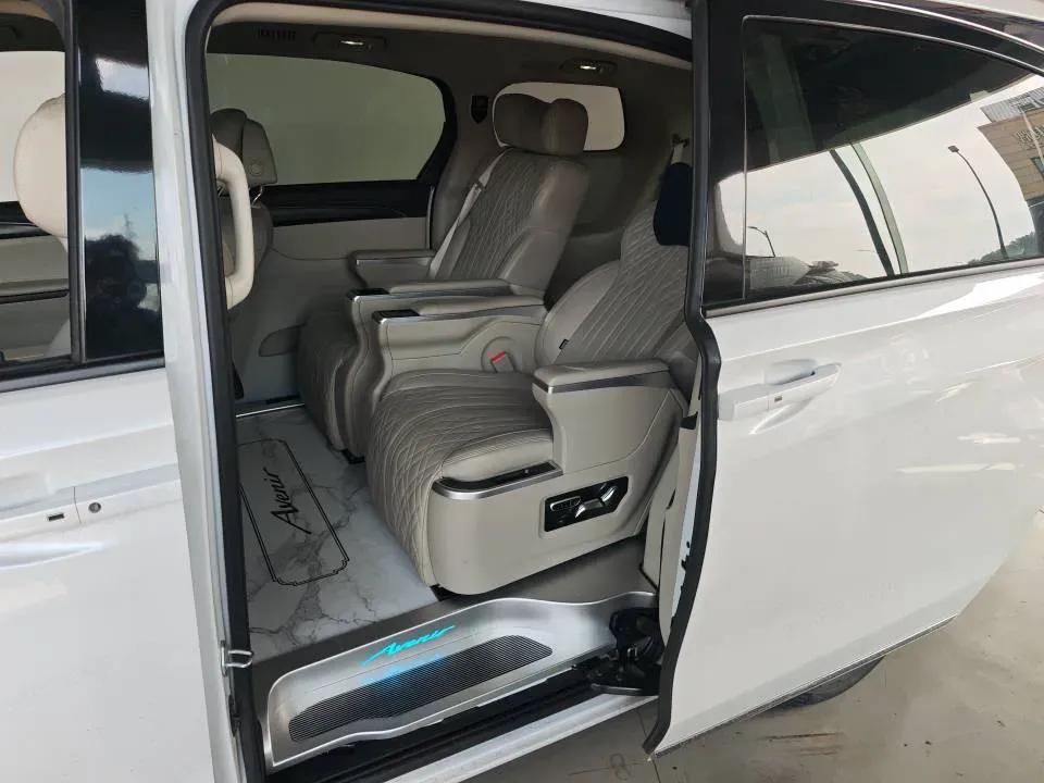 2022 Buick GL8 2.0T 237HP L4 9AT,autocango,china used car exporter,china ev exporter,chinese used car exporter,chinese used ev exporter