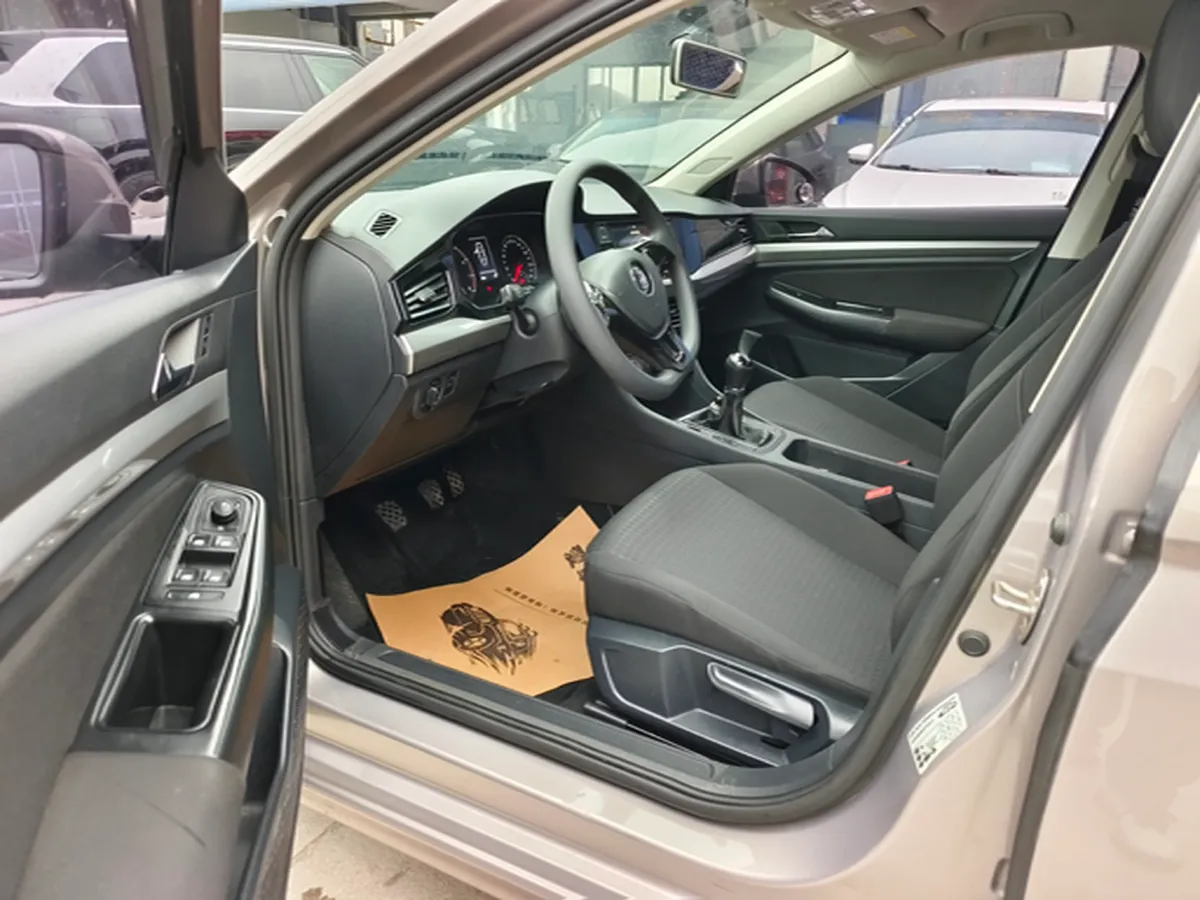 2019 MAXUS XinTu V80 2.5T 136HP L4 6MT,autocango,china used car exporter,china ev exporter,chinese used car exporter,chinese used ev exporter