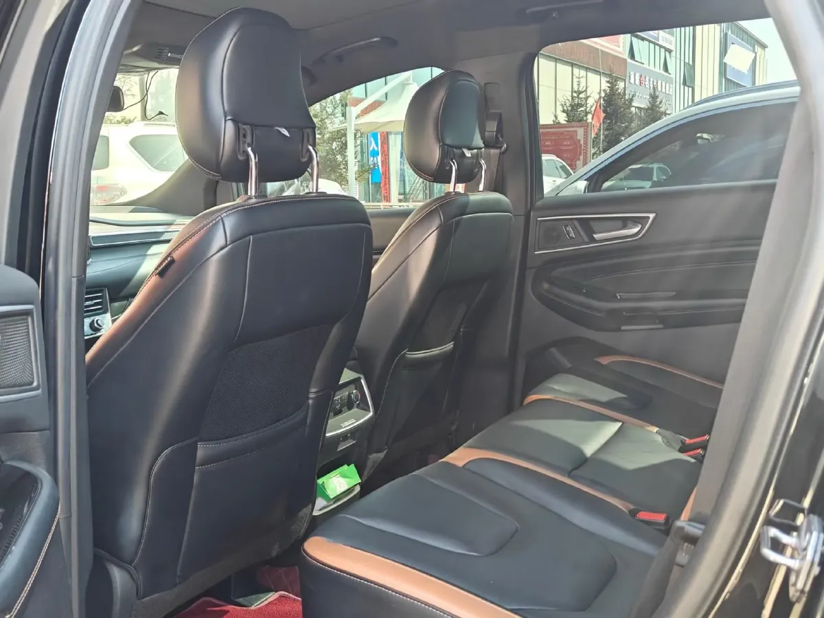 2021 Ford Edge 2.0T 245HP L4 8AT,autocango,china used car exporter,china ev exporter,chinese used car exporter,chinese used ev exporter