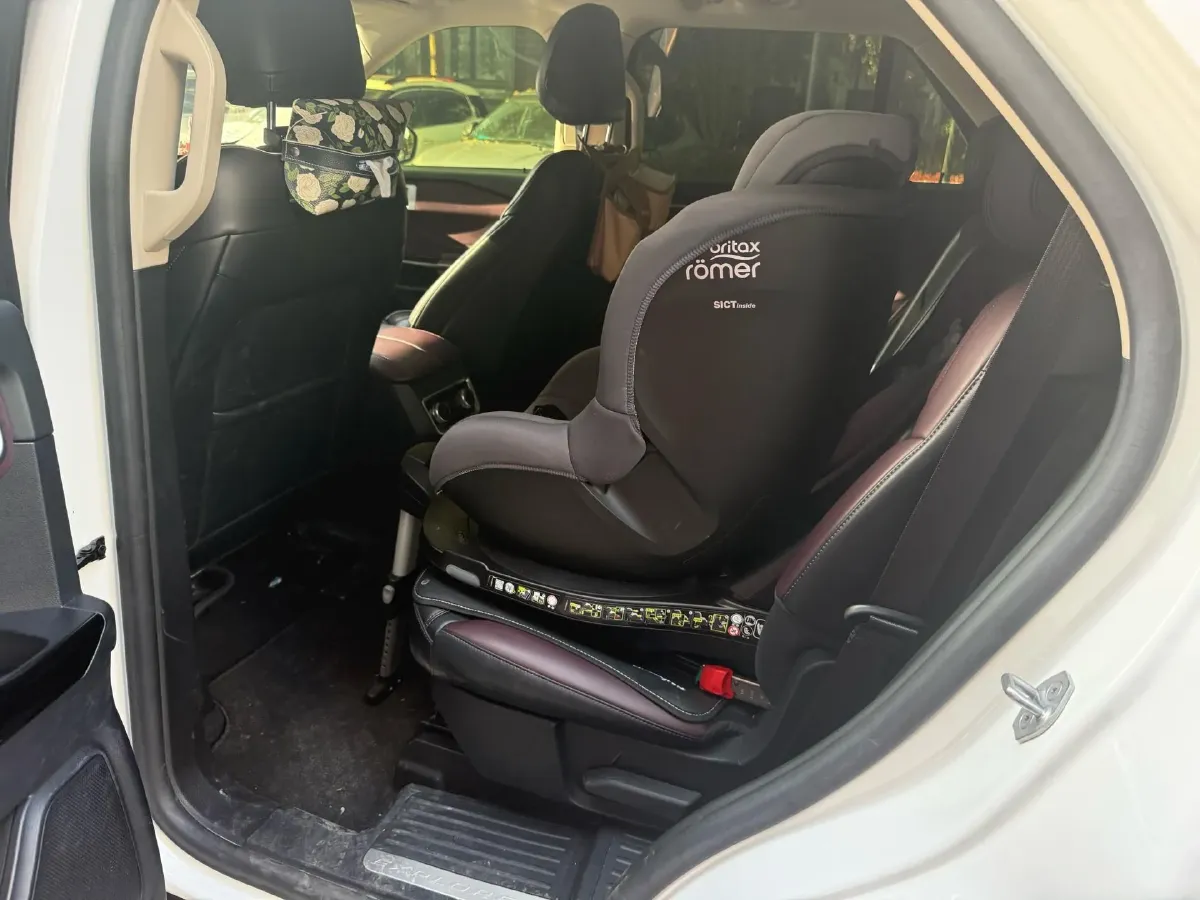 2023 Ford Explorer 2.3T 276HP L4 10AT,autocango,china used car exporter,china ev exporter,chinese used car exporter,chinese used ev exporter