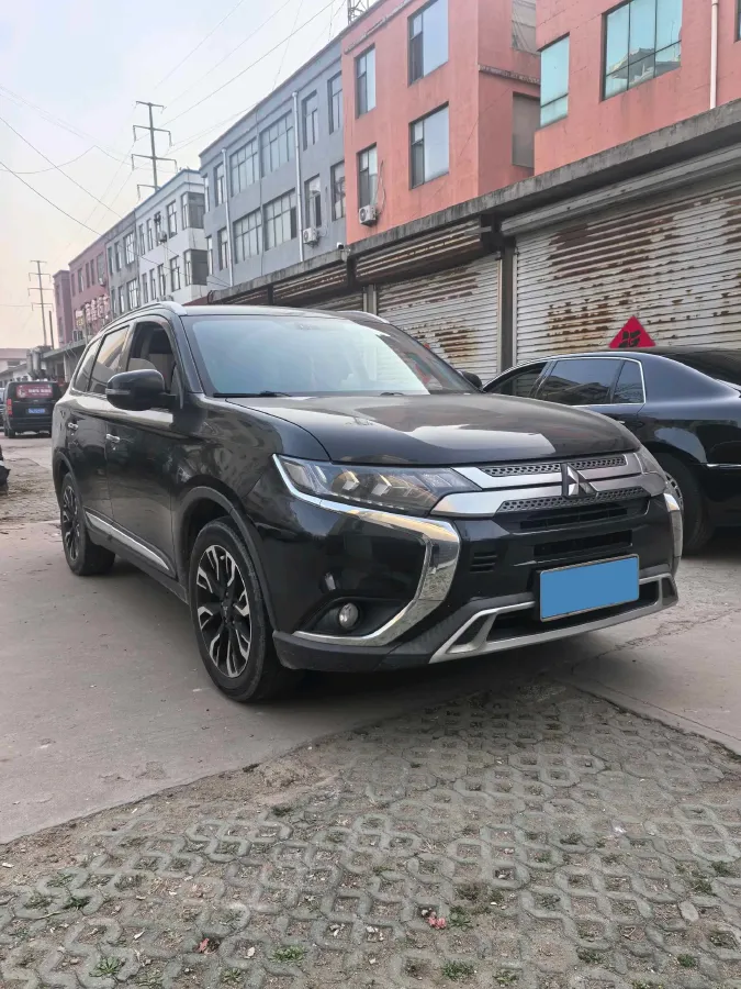 2019 Mitsubishi Outlander 2.4L 192HP L4 CVT,autocango,china used car exporter,china ev exporter,chinese used car exporter,chinese used ev exporter