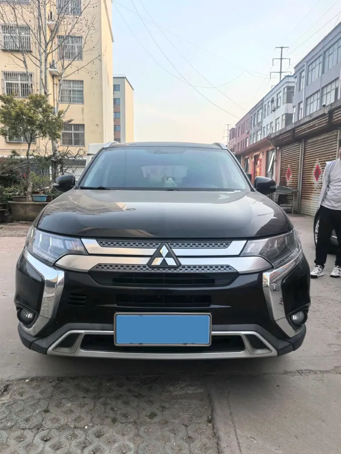 2019 Mitsubishi Outlander 2.4L 192HP L4 CVT,autocango,china used car exporter,china ev exporter,chinese used car exporter,chinese used ev exporter