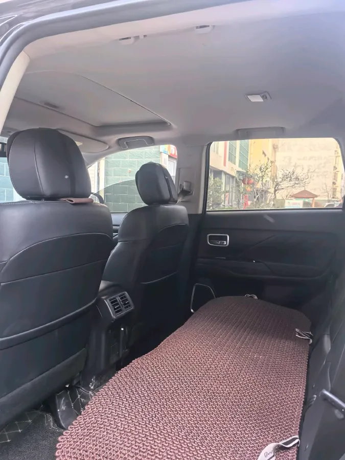 2019 Mitsubishi Outlander 2.4L 192HP L4 CVT,autocango,china used car exporter,china ev exporter,chinese used car exporter,chinese used ev exporter