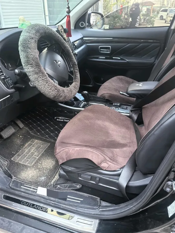 2019 Mitsubishi Outlander 2.4L 192HP L4 CVT,autocango,china used car exporter,china ev exporter,chinese used car exporter,chinese used ev exporter