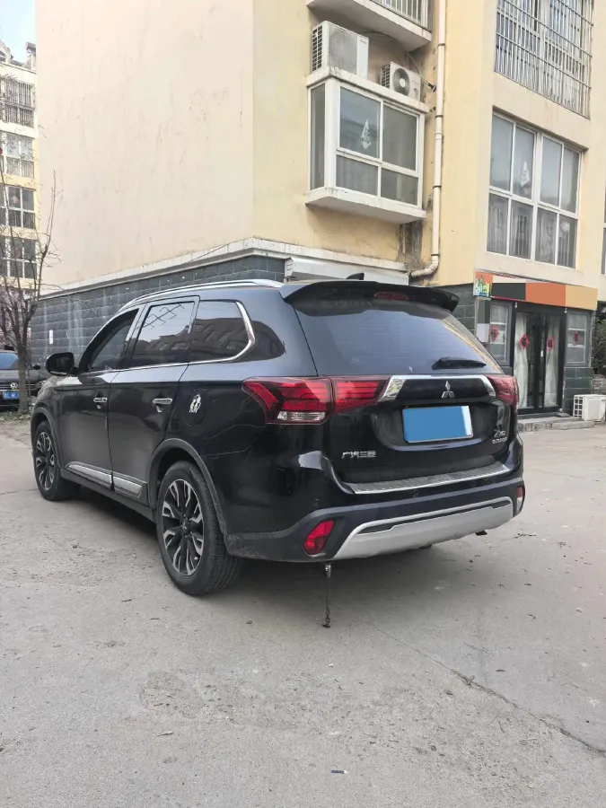 2019 Mitsubishi Outlander 2.4L 192HP L4 CVT,autocango,china used car exporter,china ev exporter,chinese used car exporter,chinese used ev exporter