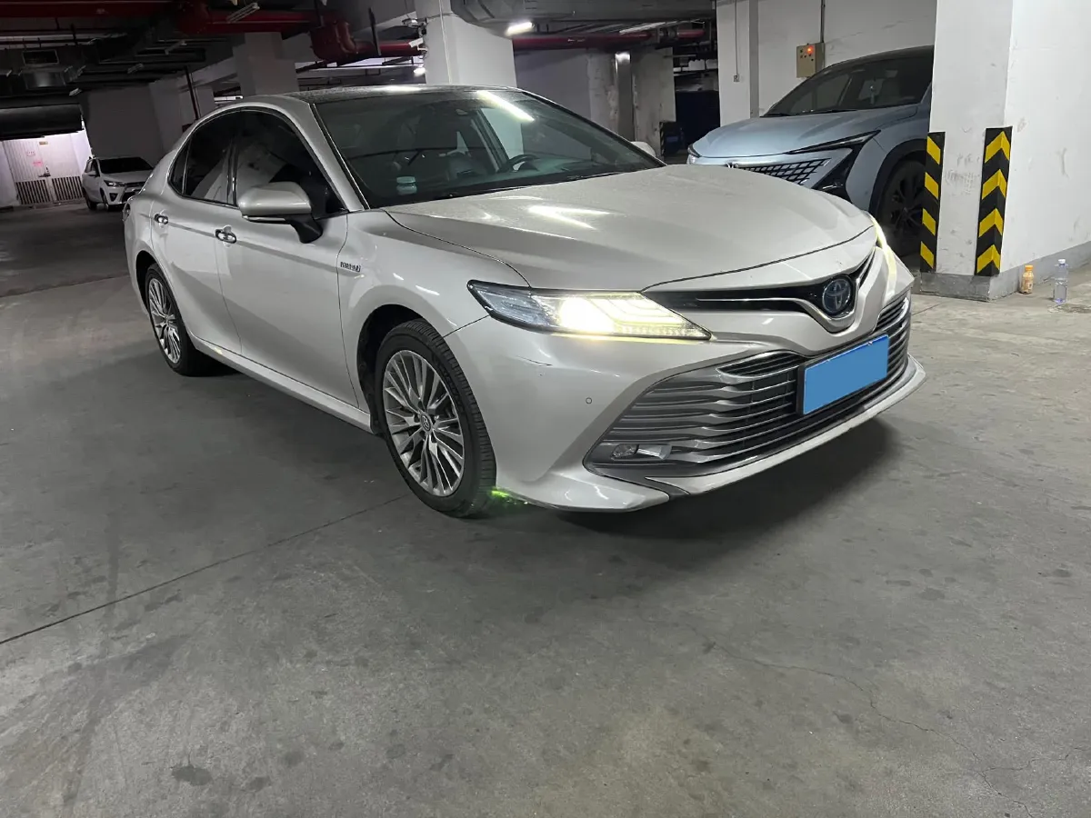 2019 Toyota Camry 2.5L 178HP L4 E-CVT Hybrid,autocango,china used car exporter,china ev exporter,chinese used car exporter,chinese used ev exporter