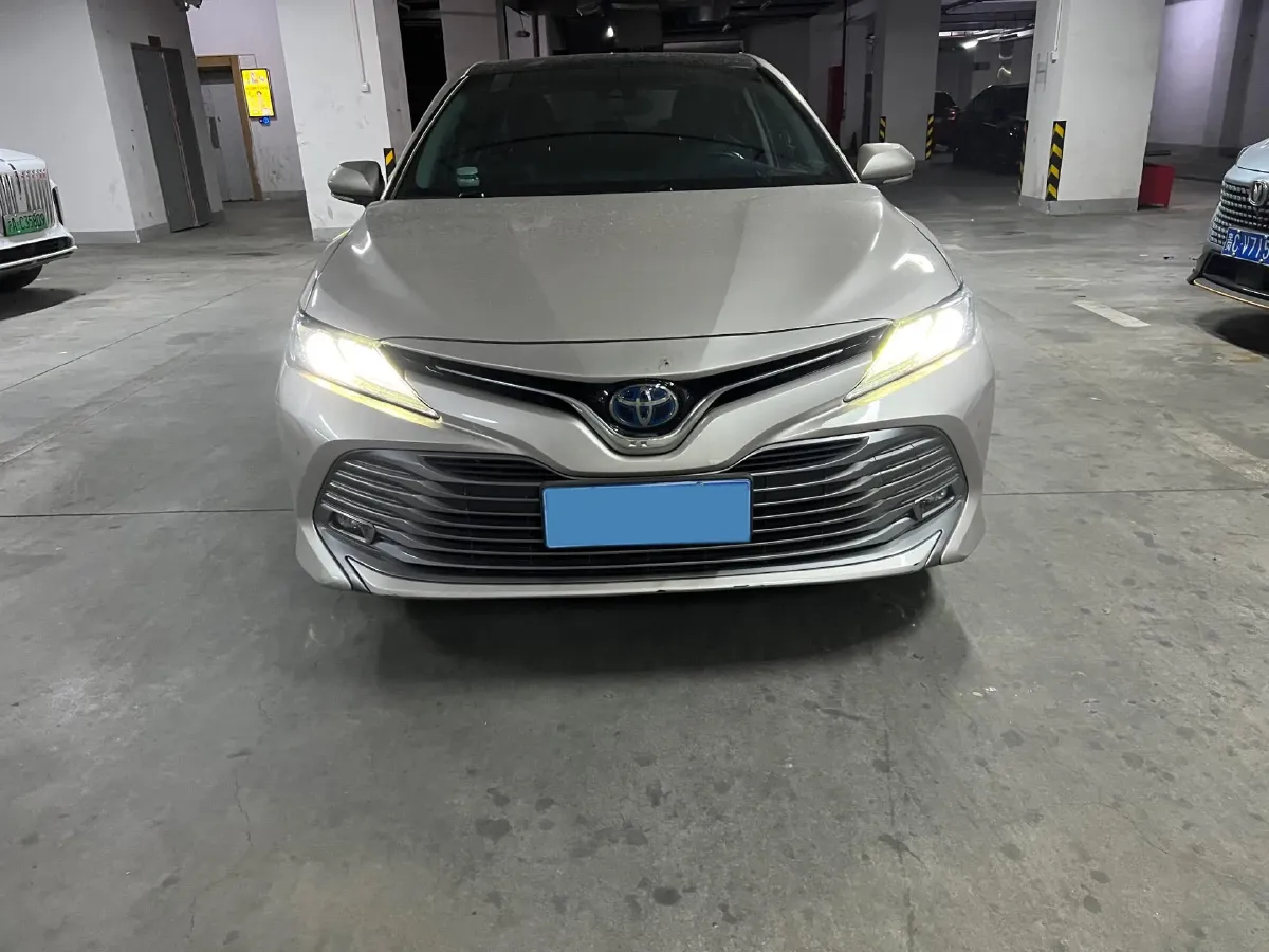 2019 Toyota Camry 2.5L 178HP L4 E-CVT Hybrid,autocango,china used car exporter,china ev exporter,chinese used car exporter,chinese used ev exporter