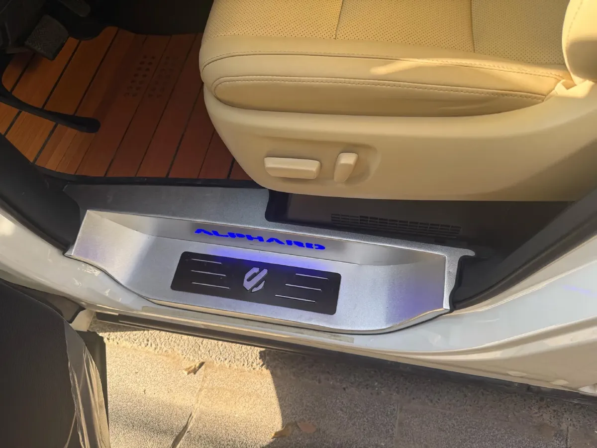 2021 Toyota Alphard 2.5L 117HP L4 E-CVT Hybrid,autocango,china used car exporter,china ev exporter,chinese used car exporter,chinese used ev exporter