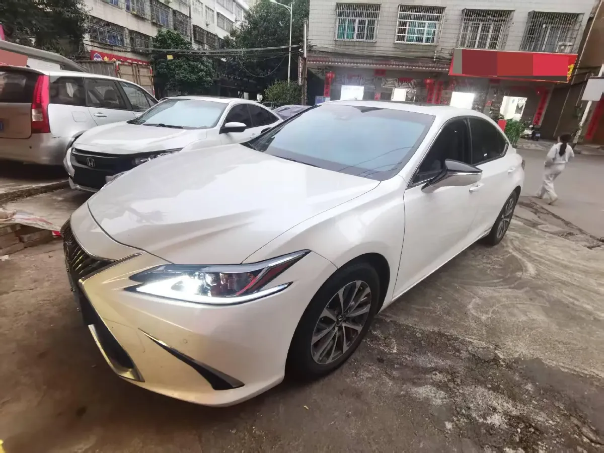 2021 Lexus ES 2.5L 178HP L4 E-CVT Hybrid,autocango,china used car exporter,china ev exporter,chinese used car exporter,chinese used ev exporter