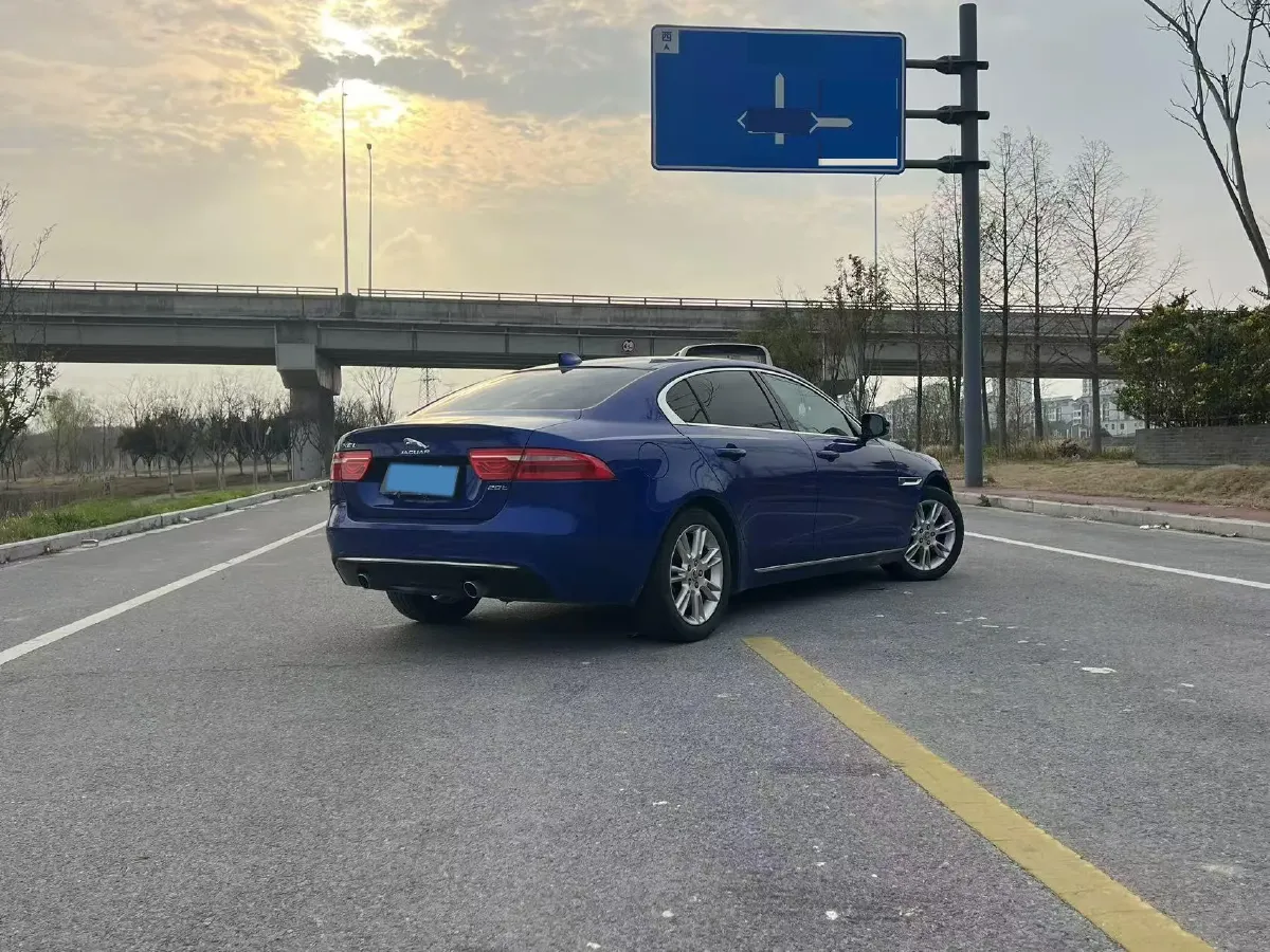 2019 Jeep Cherokee 2.0T 265HP L4 9AT,autocango,china used car exporter,china ev exporter,chinese used car exporter,chinese used ev exporter