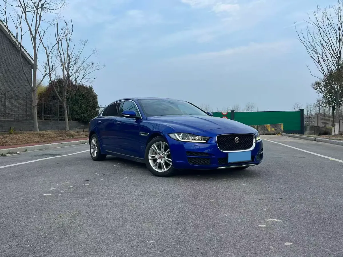 2019 Jeep Cherokee 2.0T 265HP L4 9AT,autocango,china used car exporter,china ev exporter,chinese used car exporter,chinese used ev exporter