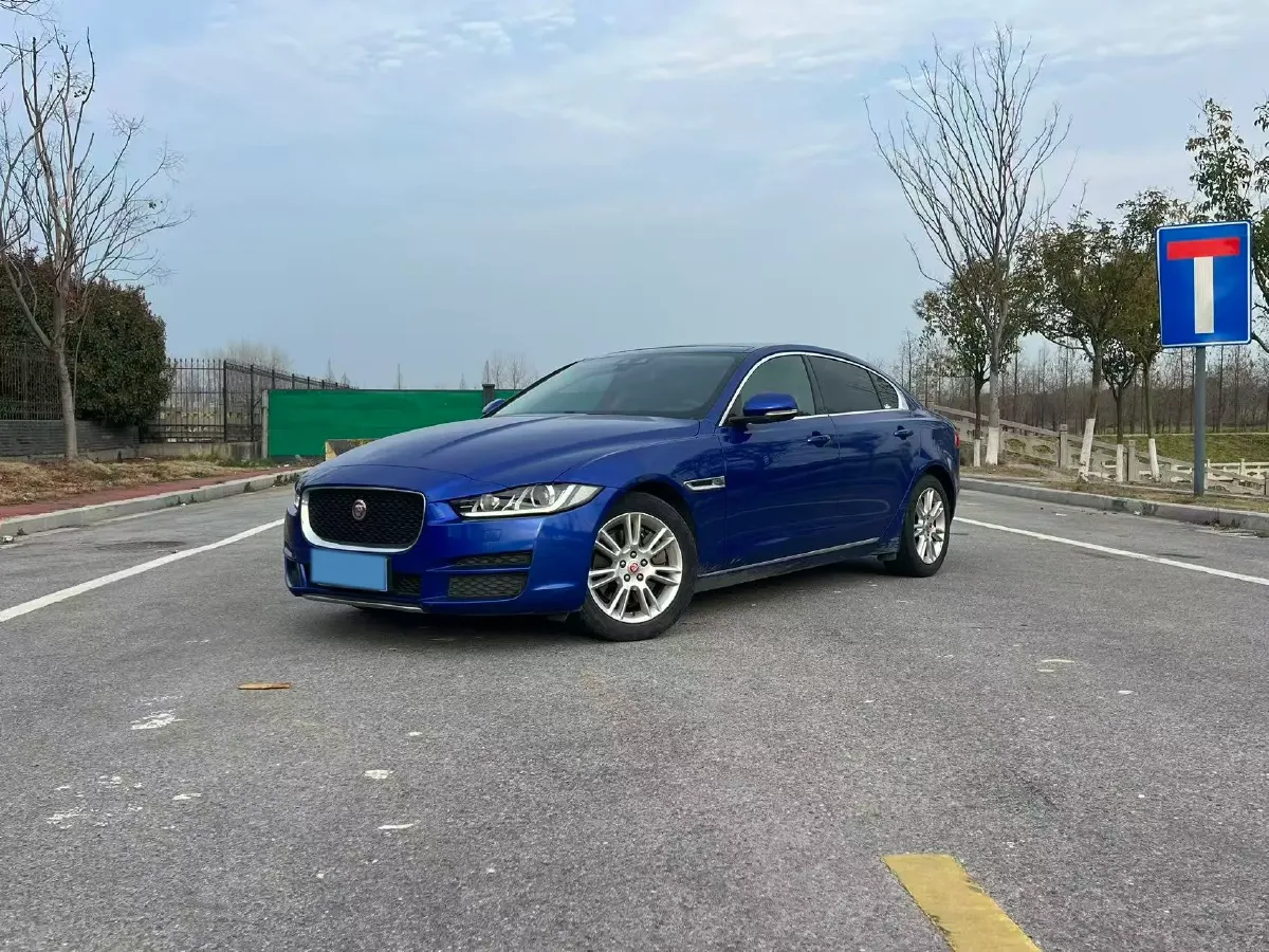 2019 Jeep Cherokee 2.0T 265HP L4 9AT,autocango,china used car exporter,china ev exporter,chinese used car exporter,chinese used ev exporter