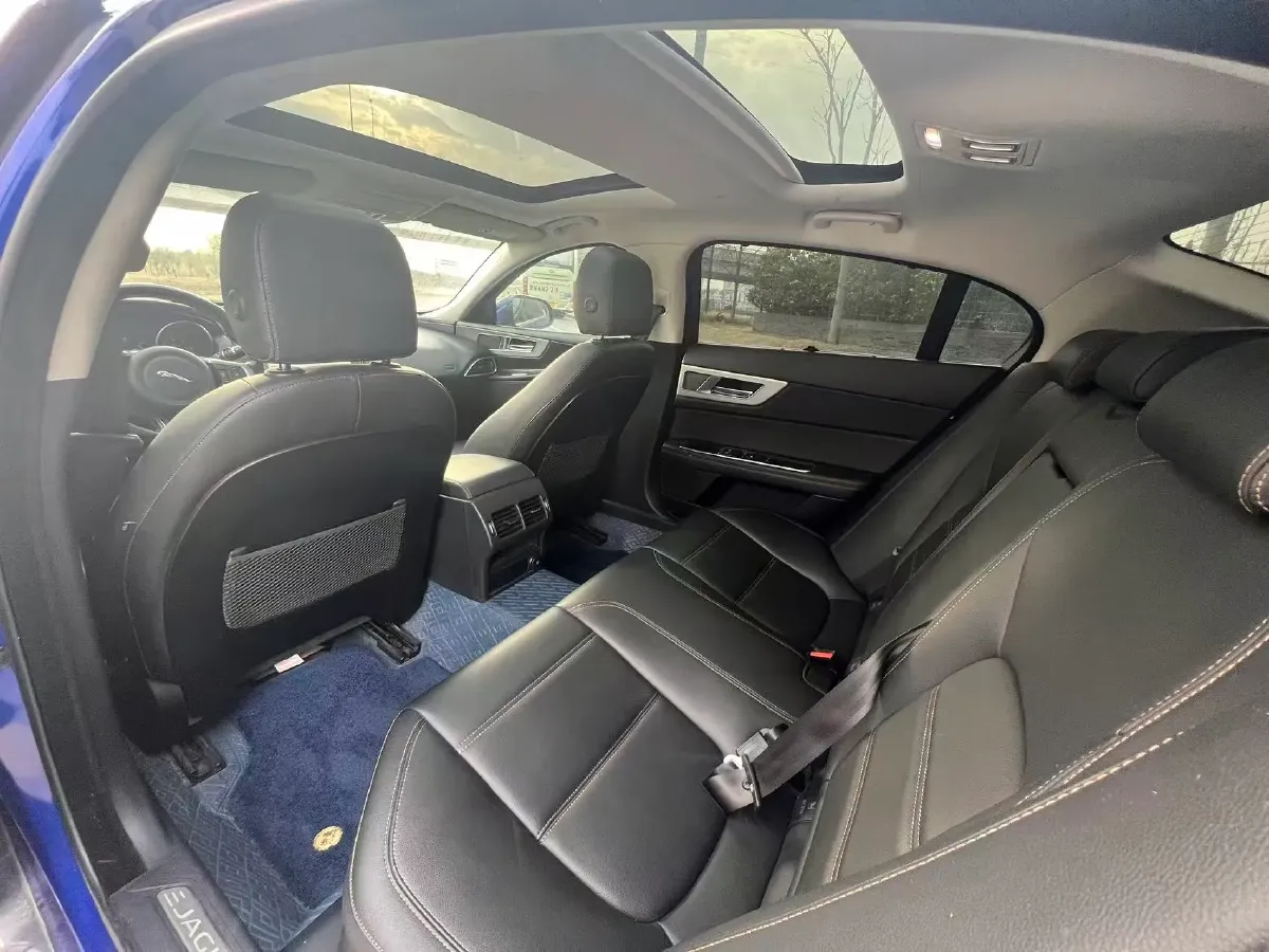 2019 Jeep Cherokee 2.0T 265HP L4 9AT,autocango,china used car exporter,china ev exporter,chinese used car exporter,chinese used ev exporter