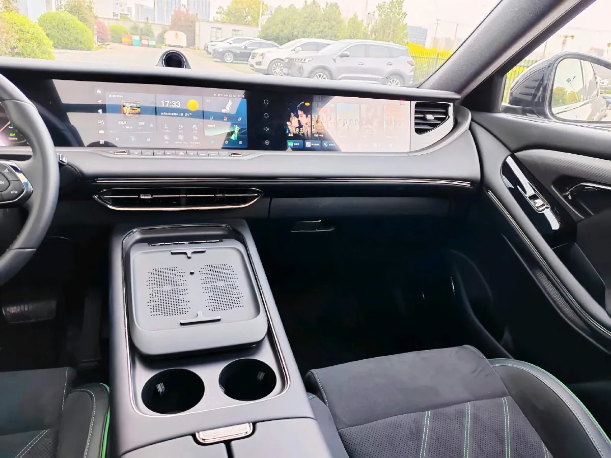 2025 Voyah FREE 1.5T 150HP L4 REEV 43KWH,autocango,china used car exporter,china ev exporter,chinese used car exporter,chinese used ev exporter