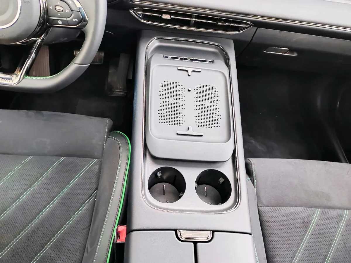 2025 Voyah FREE 1.5T 150HP L4 REEV 43KWH,autocango,china used car exporter,china ev exporter,chinese used car exporter,chinese used ev exporter