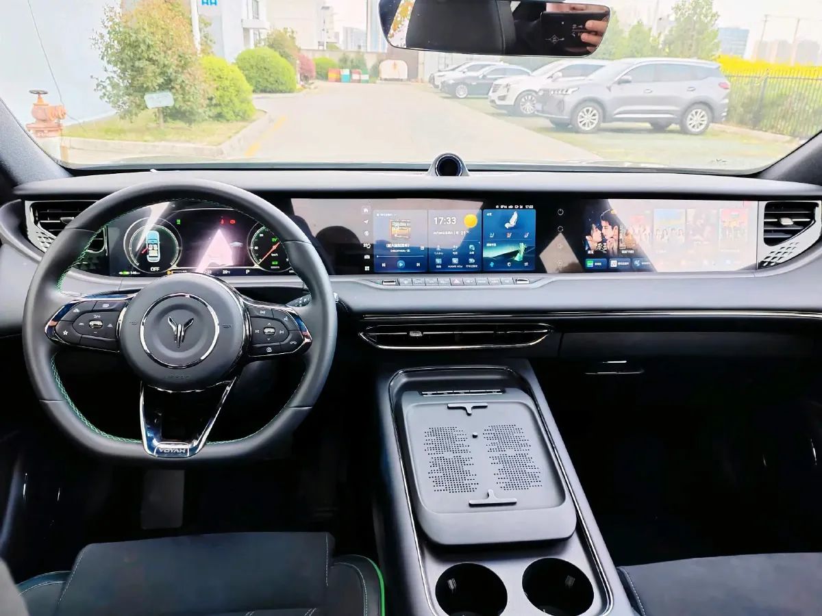 2025 Voyah FREE 1.5T 150HP L4 REEV 43KWH,autocango,china used car exporter,china ev exporter,chinese used car exporter,chinese used ev exporter