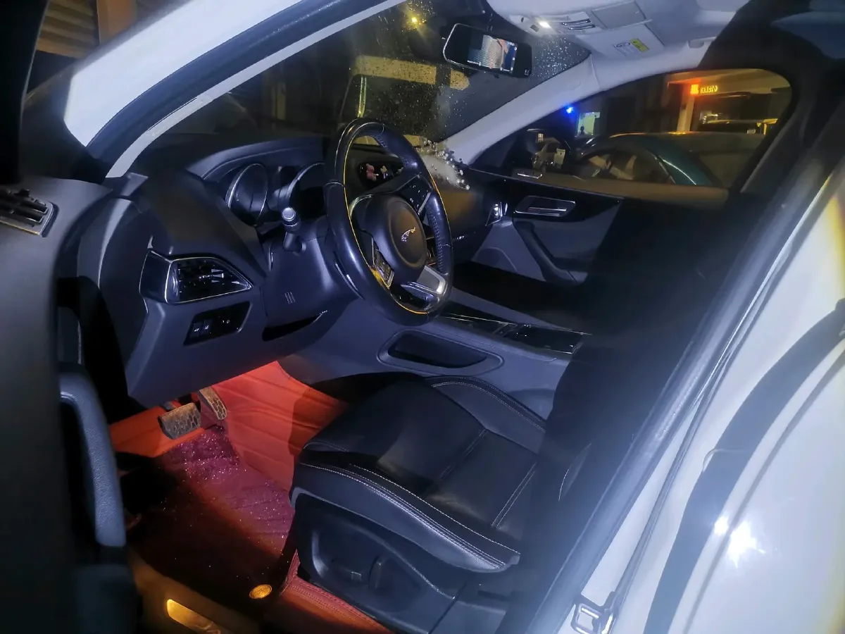 2018 Jaguar F-PACE 2.0T 250HP L4 8AT,autocango,china used car exporter,china ev exporter,chinese used car exporter,chinese used ev exporter