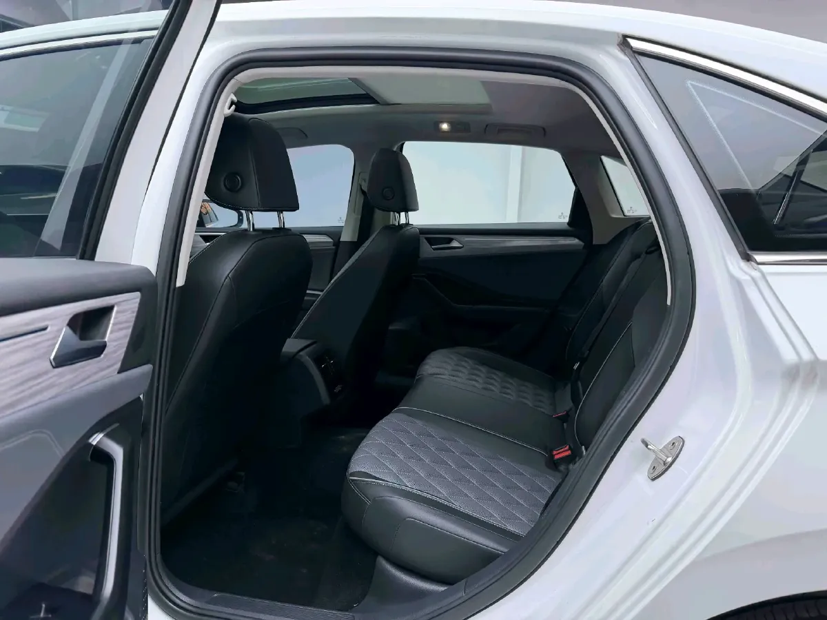 2023 Volkswagen Sagitar 1.5T 160HP L4 7DCT,autocango,china used car exporter,china ev exporter,chinese used car exporter,chinese used ev exporter