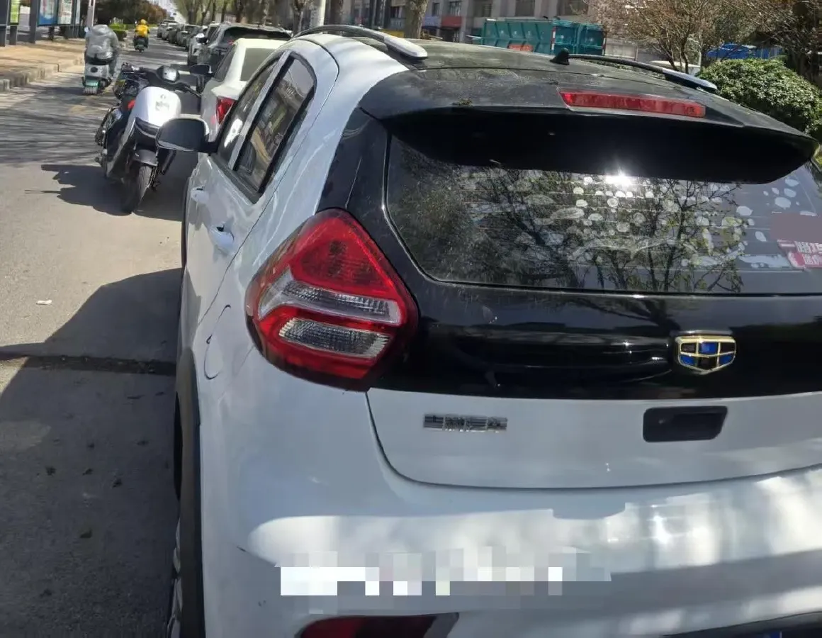 2017 Geely Vision X1 1.3L 88HP L4 5MT,autocango,china used car exporter,china ev exporter,chinese used car exporter,chinese used ev exporter