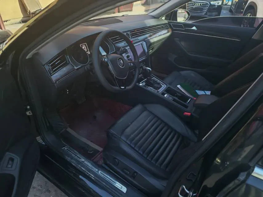 2019 Volkswagen Magotan 2.0T 186HP L4 7DCT,autocango,china used car exporter,china ev exporter,chinese used car exporter,chinese used ev exporter