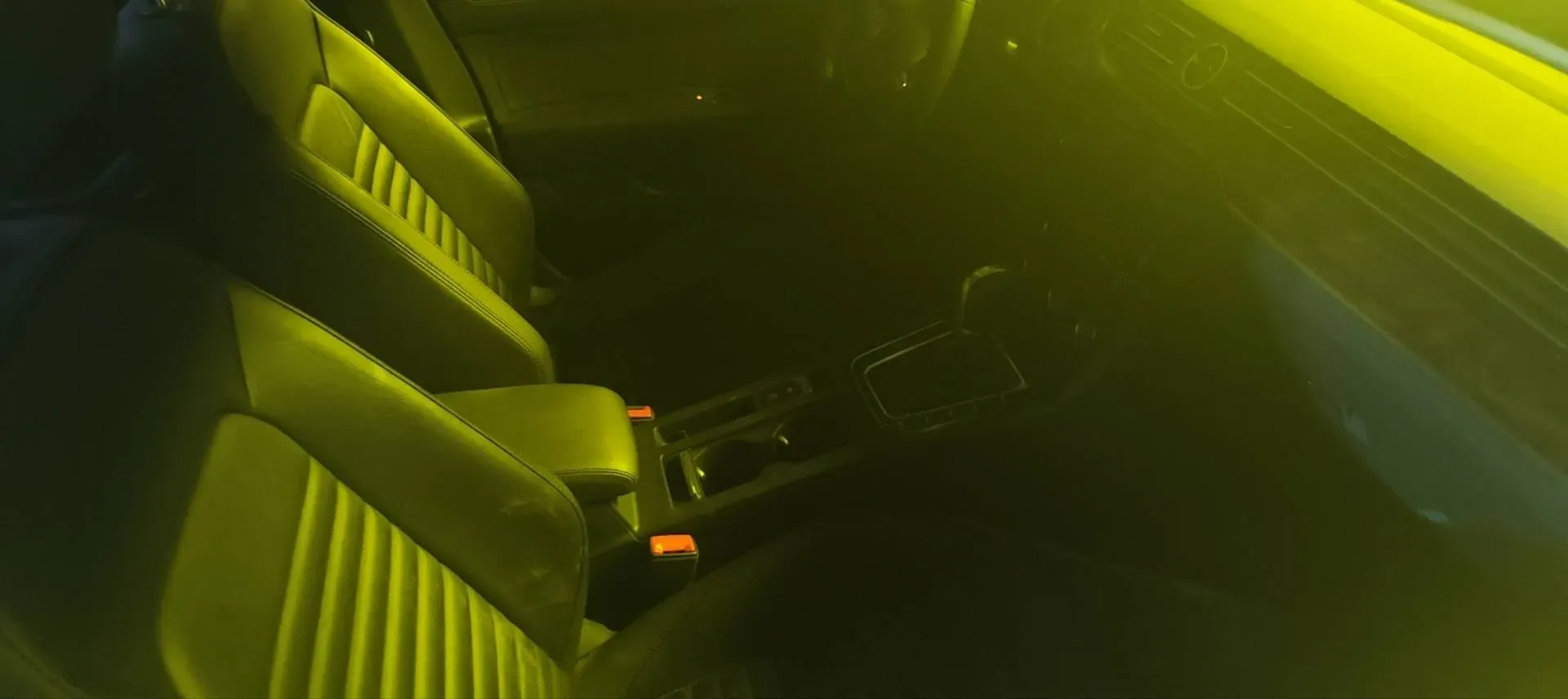 2019 Volkswagen Magotan 2.0T 186HP L4 7DCT,autocango,china used car exporter,china ev exporter,chinese used car exporter,chinese used ev exporter