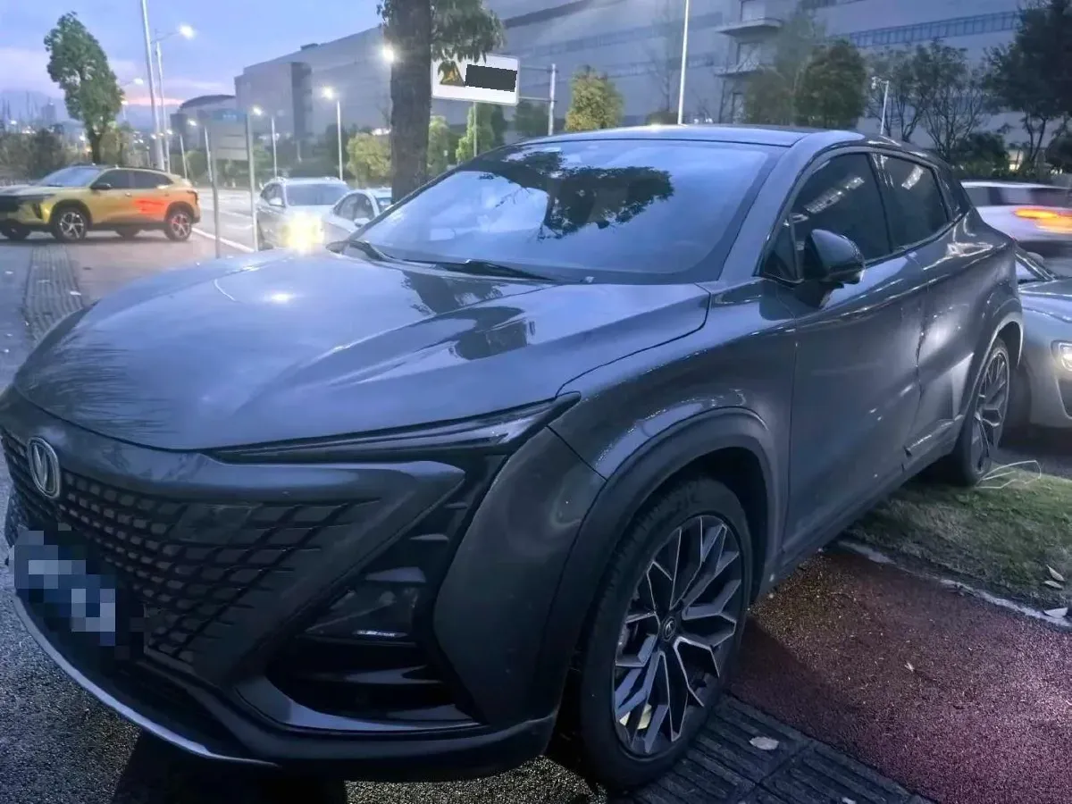 2022 ChangAn UNI-T 1.5T 188HP L4 7DCT,autocango,china used car exporter,china ev exporter,chinese used car exporter,chinese used ev exporter