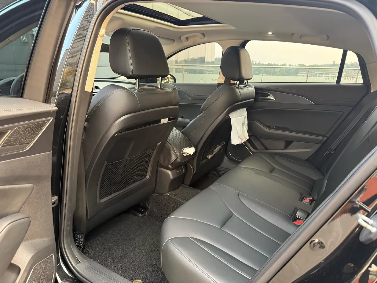 2022 HongQi H5 1.5T 169HP L4 7DCT,autocango,china used car exporter,china ev exporter,chinese used car exporter,chinese used ev exporter