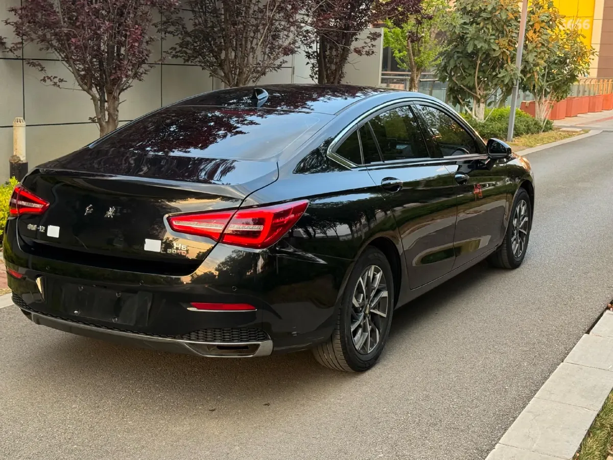 2022 HongQi H5 1.5T 169HP L4 7DCT,autocango,china used car exporter,china ev exporter,chinese used car exporter,chinese used ev exporter