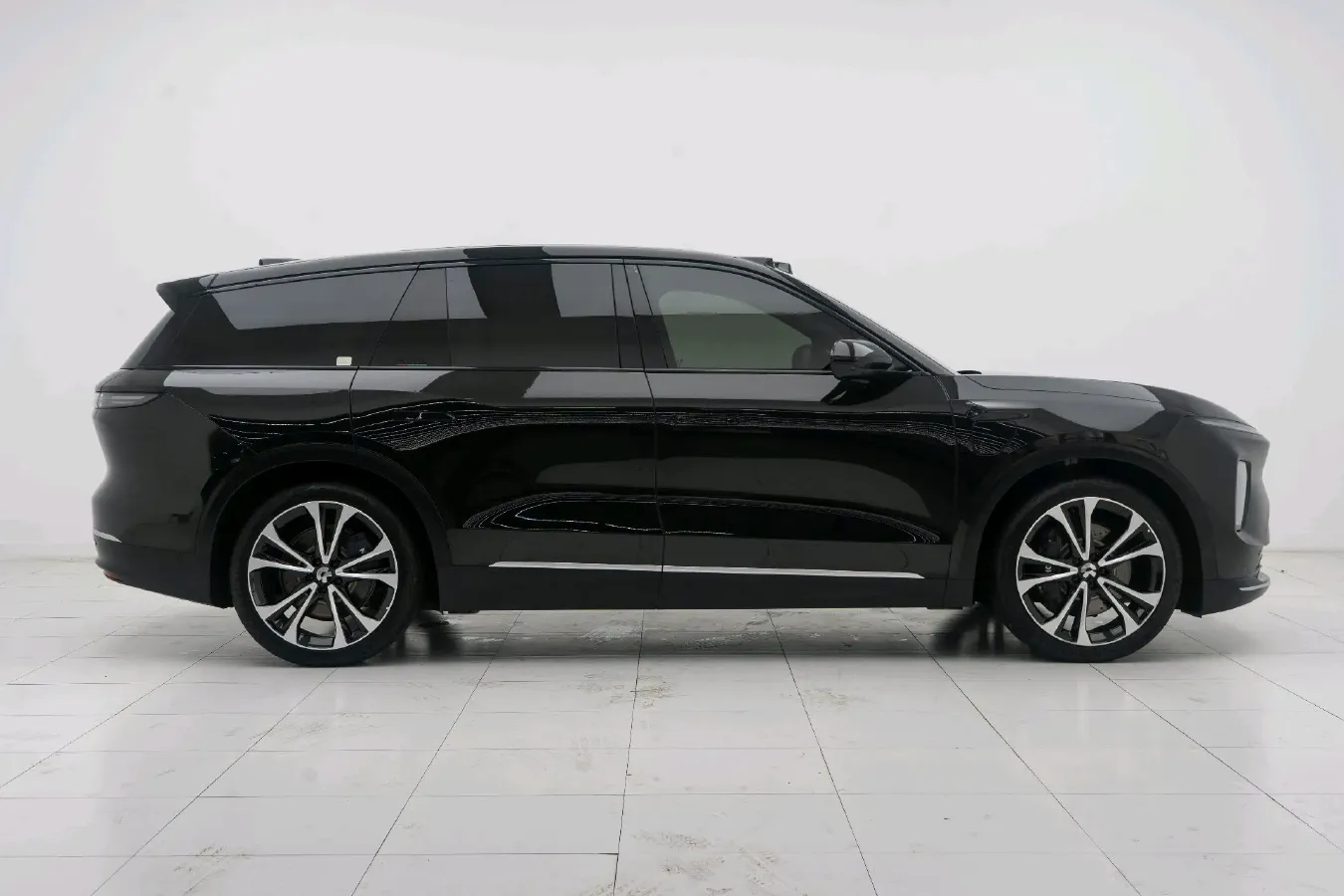 2024 Porsche Macan All-Electric BEV 100KWH,autocango,china used car exporter,china ev exporter,chinese used car exporter,chinese used ev exporter