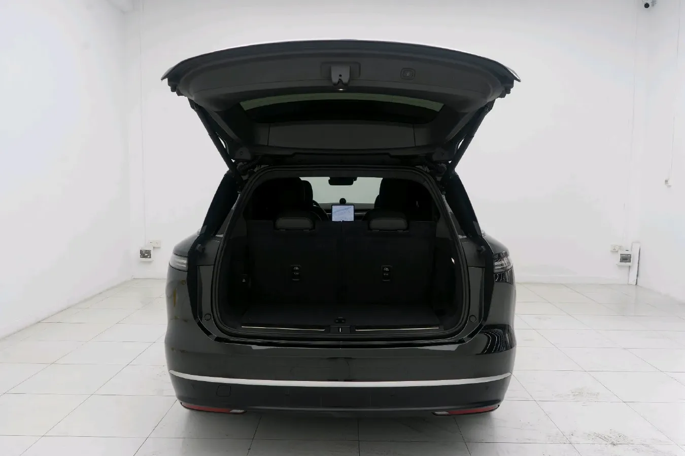 2024 Porsche Macan All-Electric BEV 100KWH,autocango,china used car exporter,china ev exporter,chinese used car exporter,chinese used ev exporter