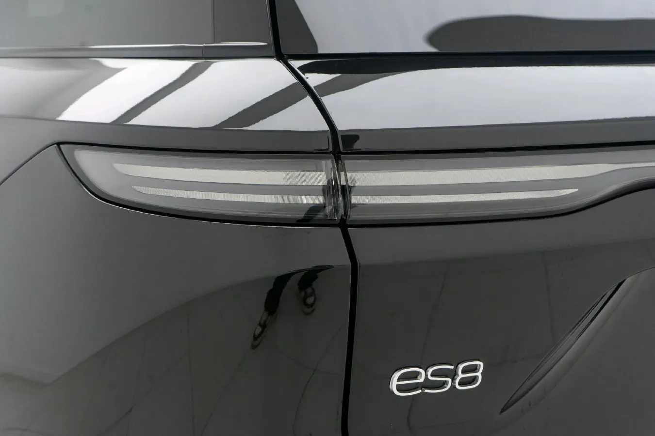 2024 Porsche Macan All-Electric BEV 100KWH,autocango,china used car exporter,china ev exporter,chinese used car exporter,chinese used ev exporter