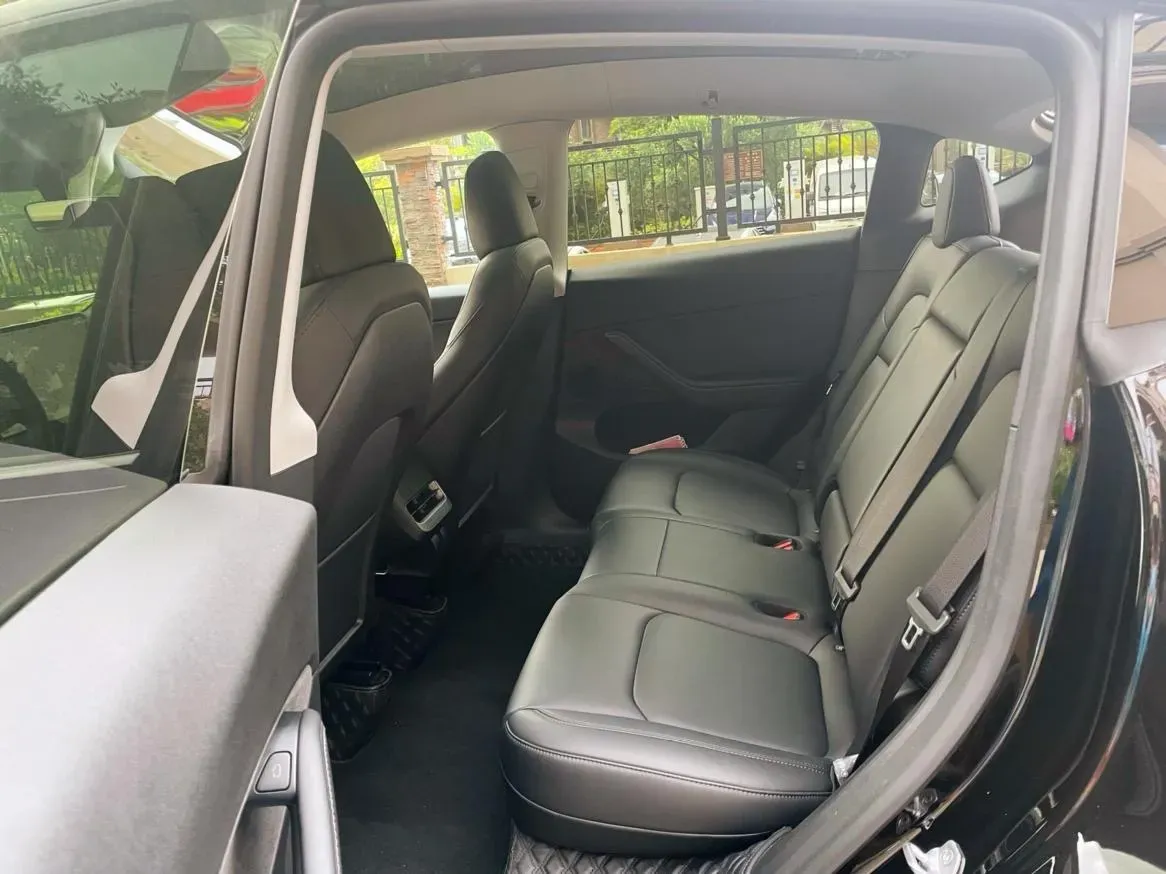 2022 Tesla Model Y BEV 60KWH,autocango,china used car exporter,china ev exporter,chinese used car exporter,chinese used ev exporter