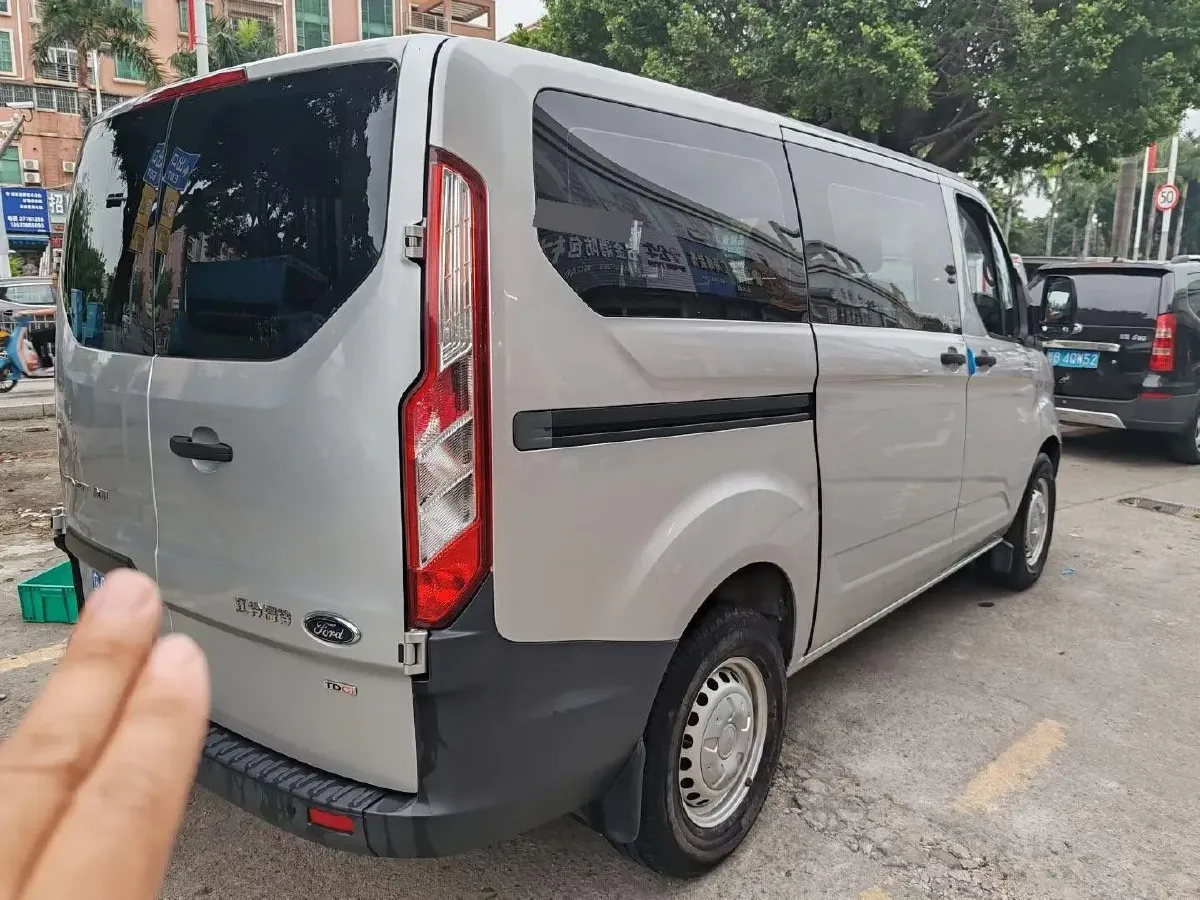 2019 Ford Transit 2.0T 121HP L4 5MT,autocango,china used car exporter,china ev exporter,chinese used car exporter,chinese used ev exporter