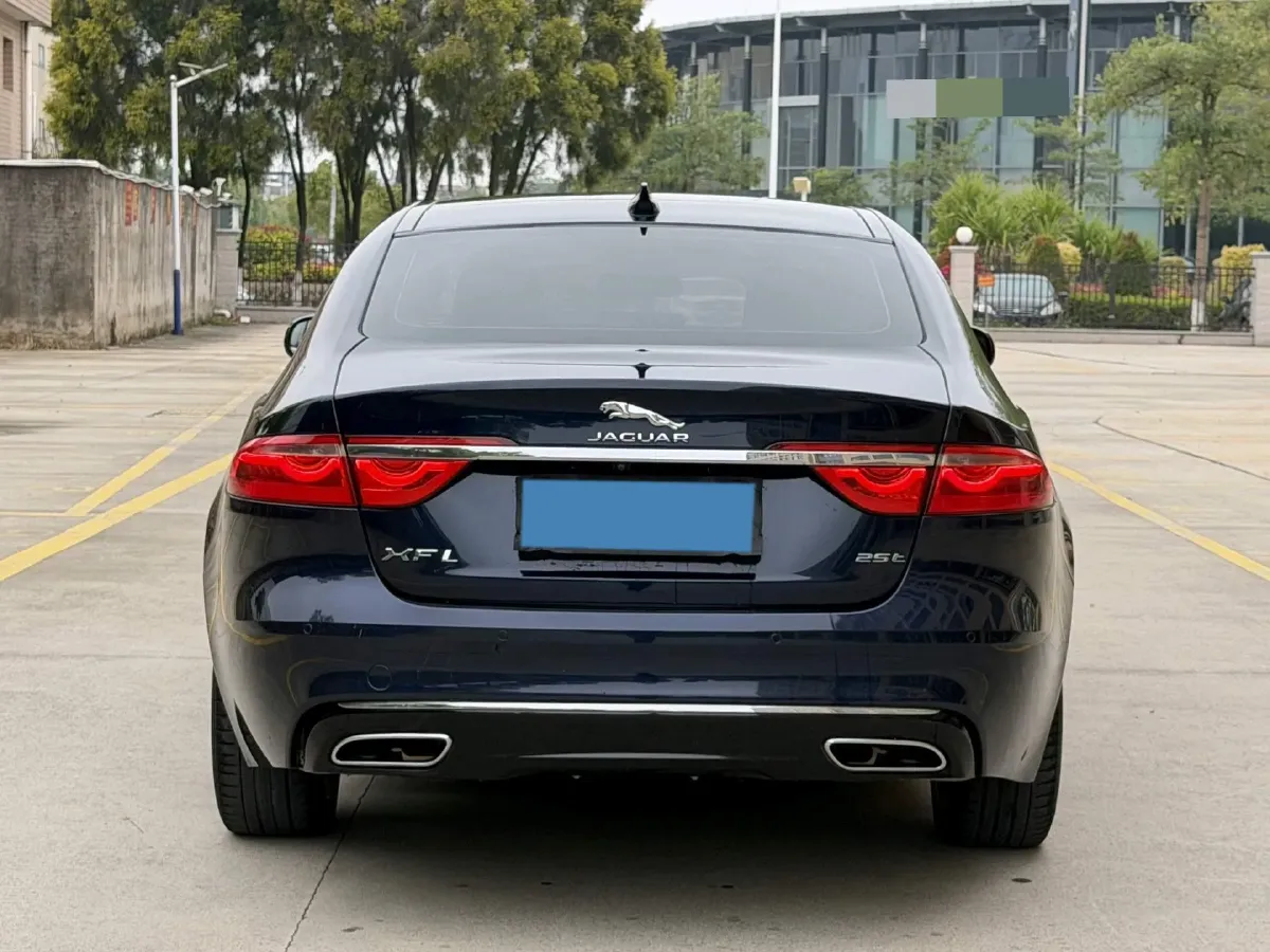2020 Jaguar XFL 2.0T 250HP L4 8AT,autocango,china used car exporter,china ev exporter,chinese used car exporter,chinese used ev exporter