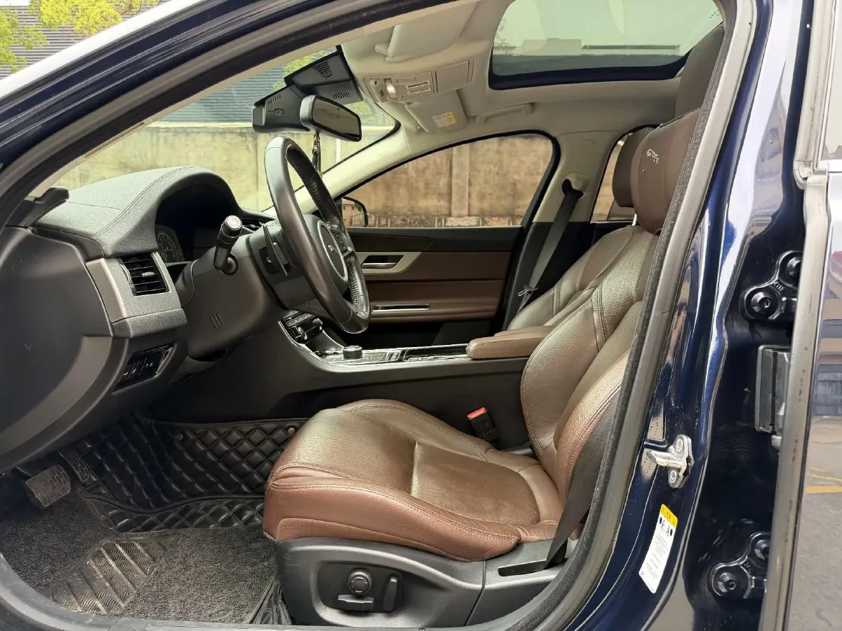 2020 Jaguar XFL 2.0T 250HP L4 8AT,autocango,china used car exporter,china ev exporter,chinese used car exporter,chinese used ev exporter