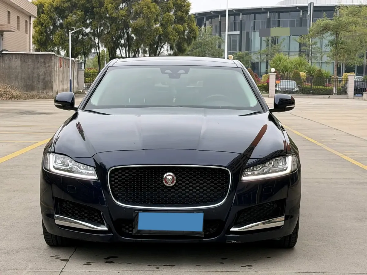 2020 Jaguar XFL 2.0T 250HP L4 8AT,autocango,china used car exporter,china ev exporter,chinese used car exporter,chinese used ev exporter