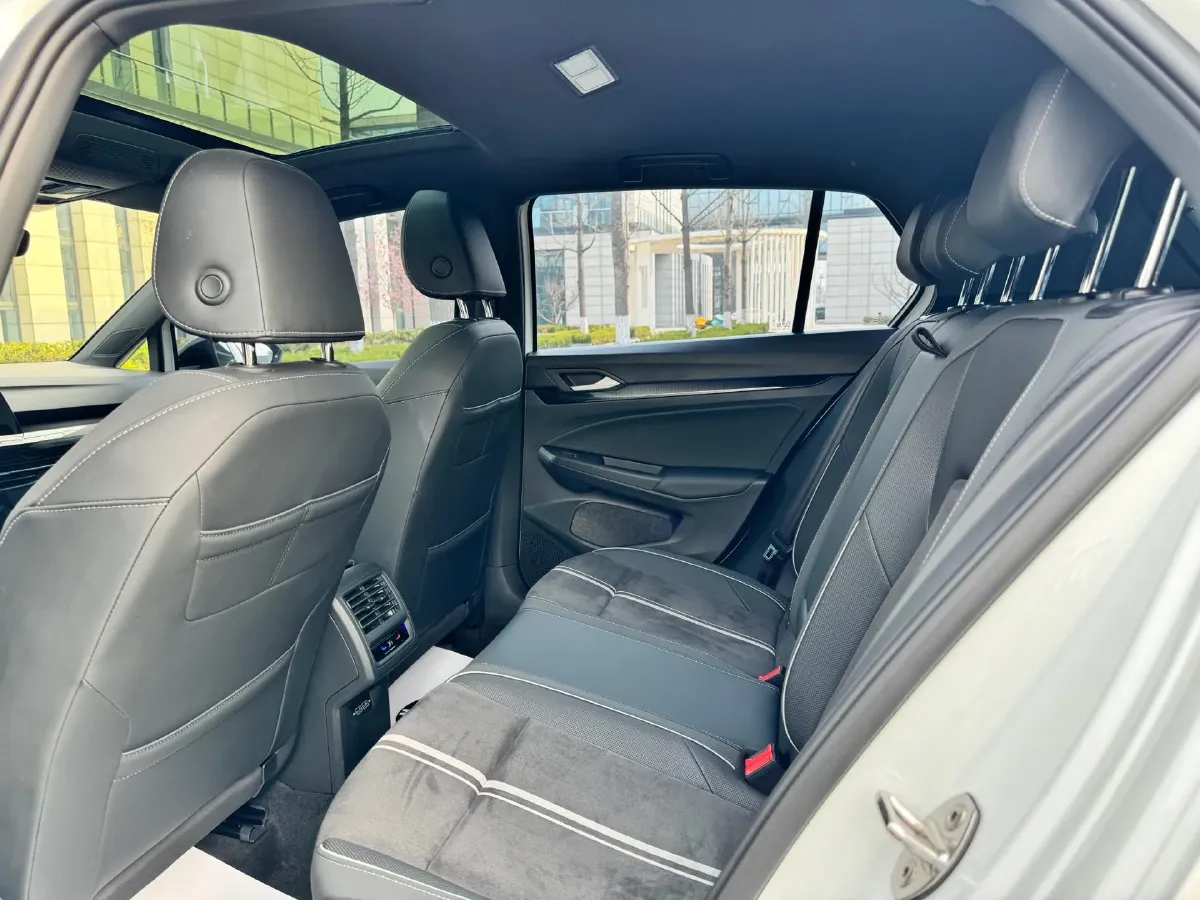 2023 Volkswagen Golf 1.4T 150HP L4 7DCT,autocango,china used car exporter,china ev exporter,chinese used car exporter,chinese used ev exporter