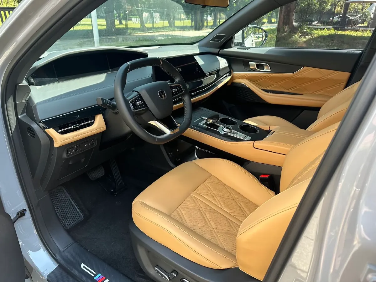 2023 ChangAn UNI-K 2.0T 233HP L4 8AT,autocango,china used car exporter,china ev exporter,chinese used car exporter,chinese used ev exporter