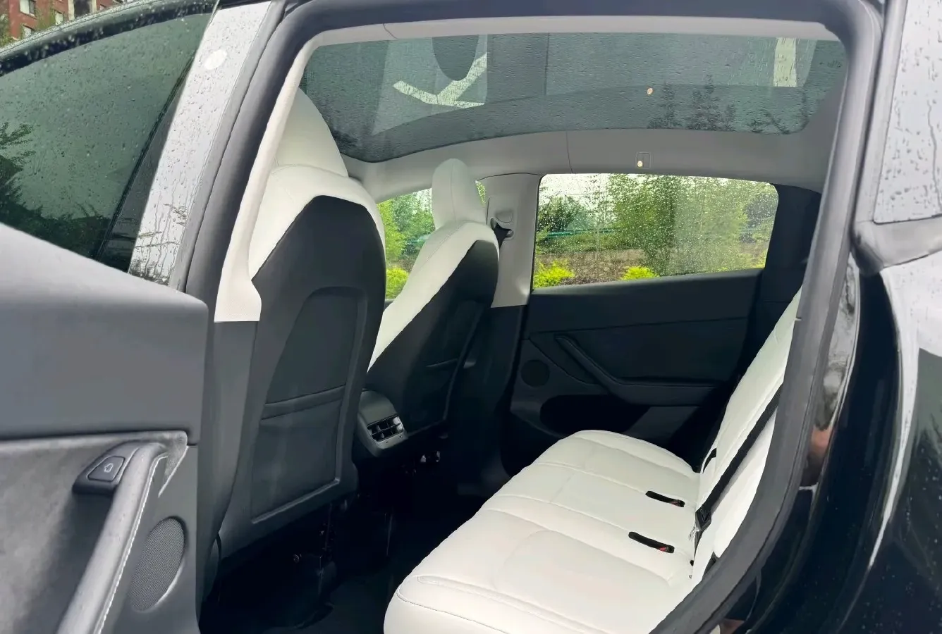 2022 Tesla Model Y BEV 60KWH,autocango,china used car exporter,china ev exporter,chinese used car exporter,chinese used ev exporter