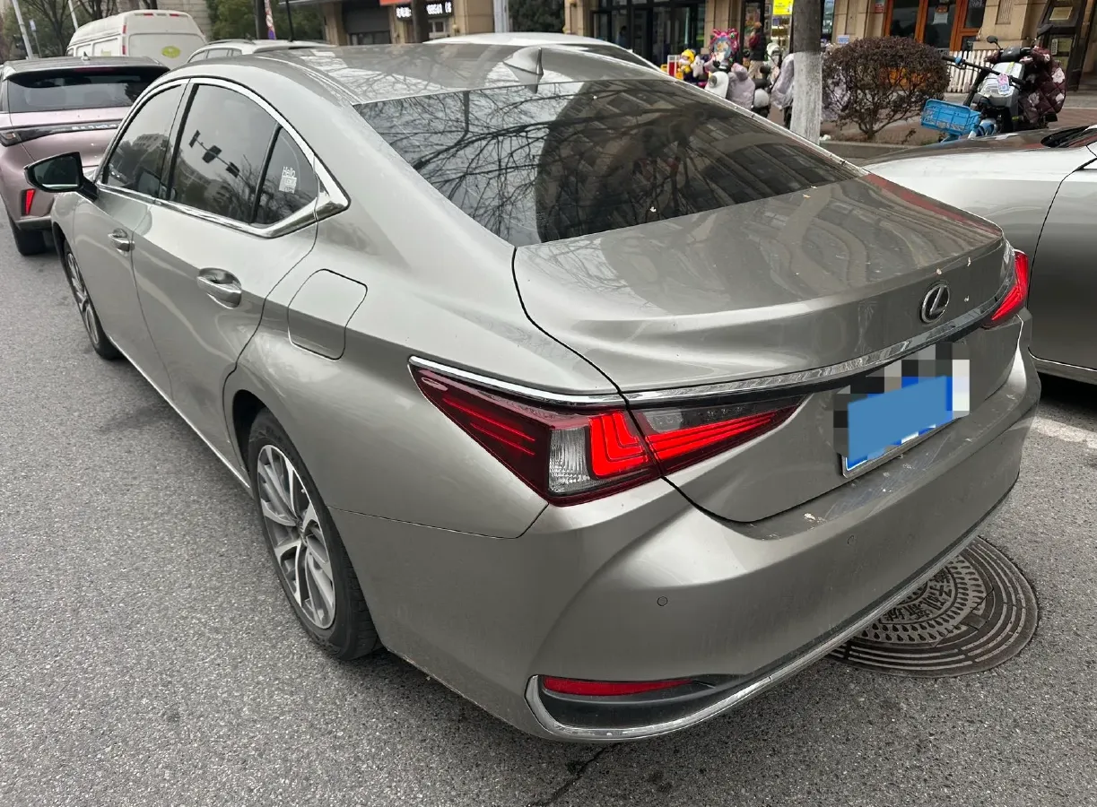2023 Lexus ES 2.0L 173HP L4 CVT,autocango,china used car exporter,china ev exporter,chinese used car exporter,chinese used ev exporter