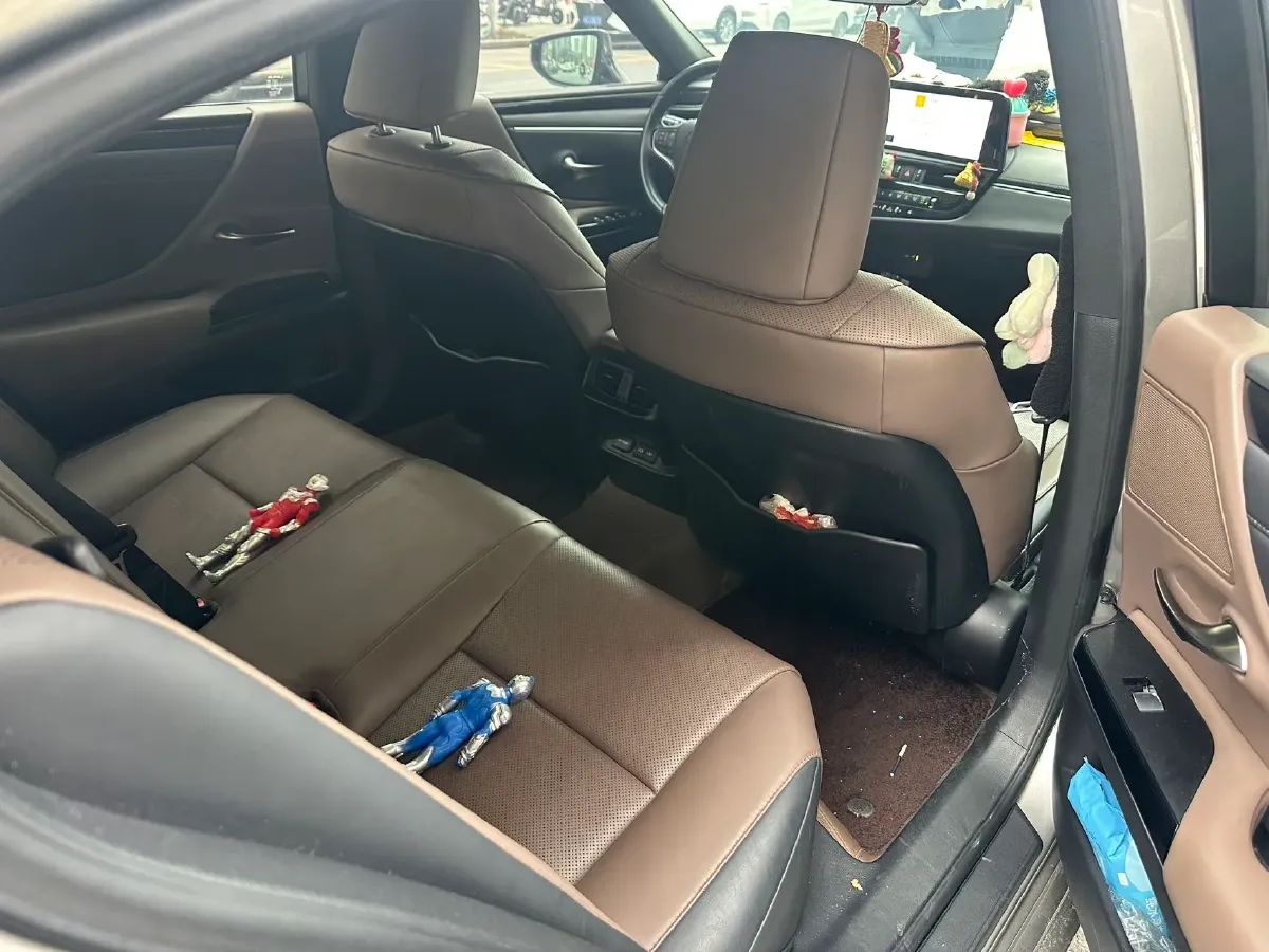 2023 Lexus ES 2.0L 173HP L4 CVT,autocango,china used car exporter,china ev exporter,chinese used car exporter,chinese used ev exporter